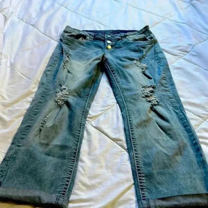 Vanity distressed light wash cropped jeans size 31